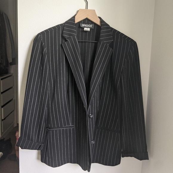 Briggs New York Jackets & Blazers - ❤️ Briggs women's petite pinstripe blazer